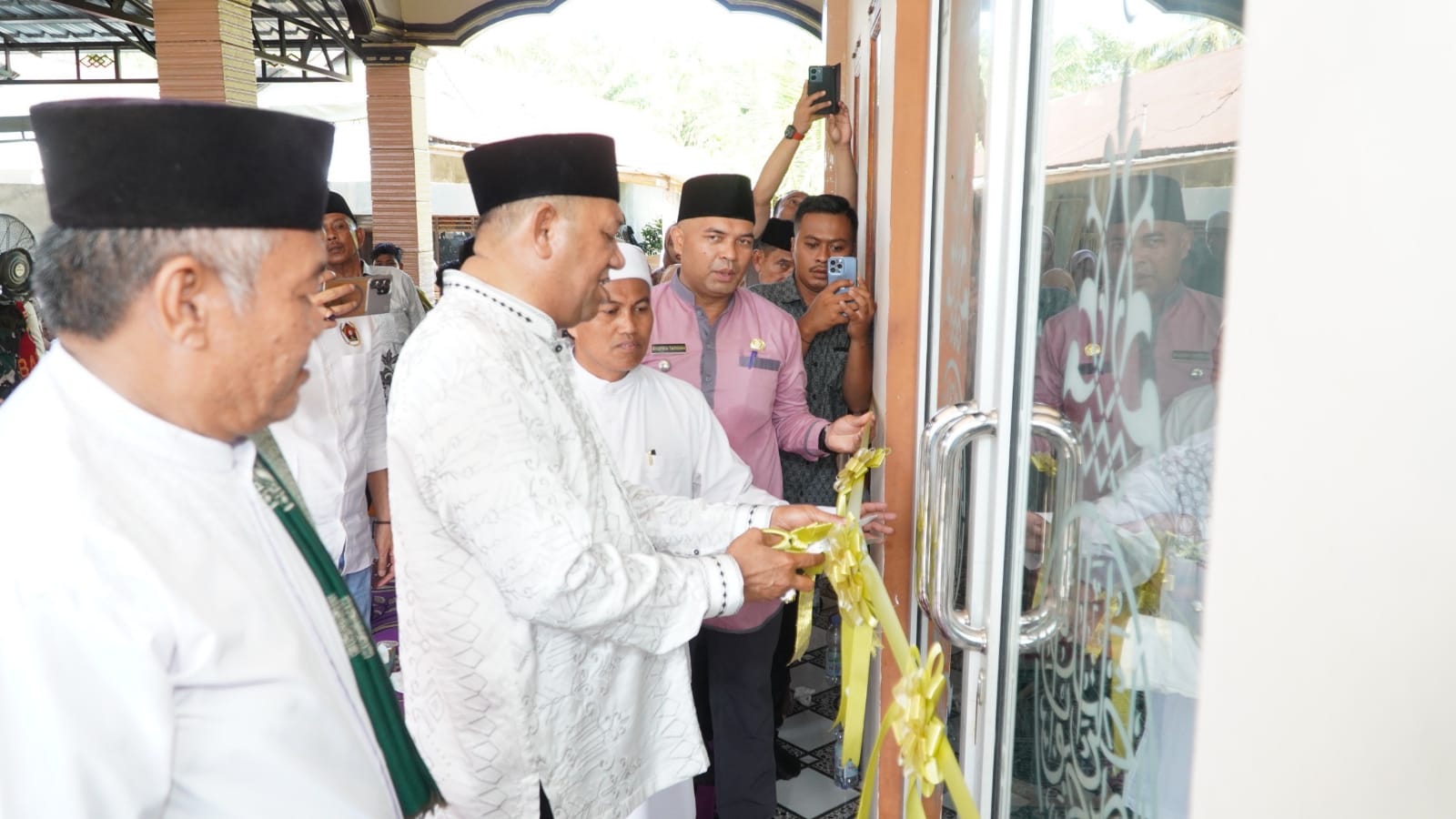 Bupati Syah Afandin: Masjid Harus Jadi Pusat Pembinaan Generasi Muda
