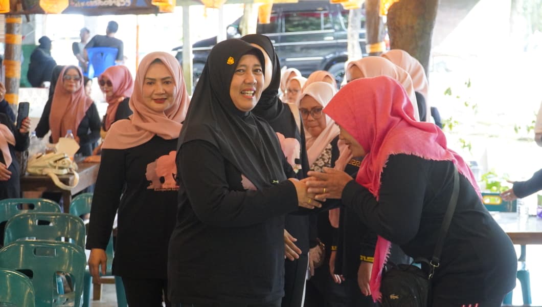 Ny. Endang Syah Afandin Ajak DWP Langkat Jadi Pelopor Pelestarian Lingkungan