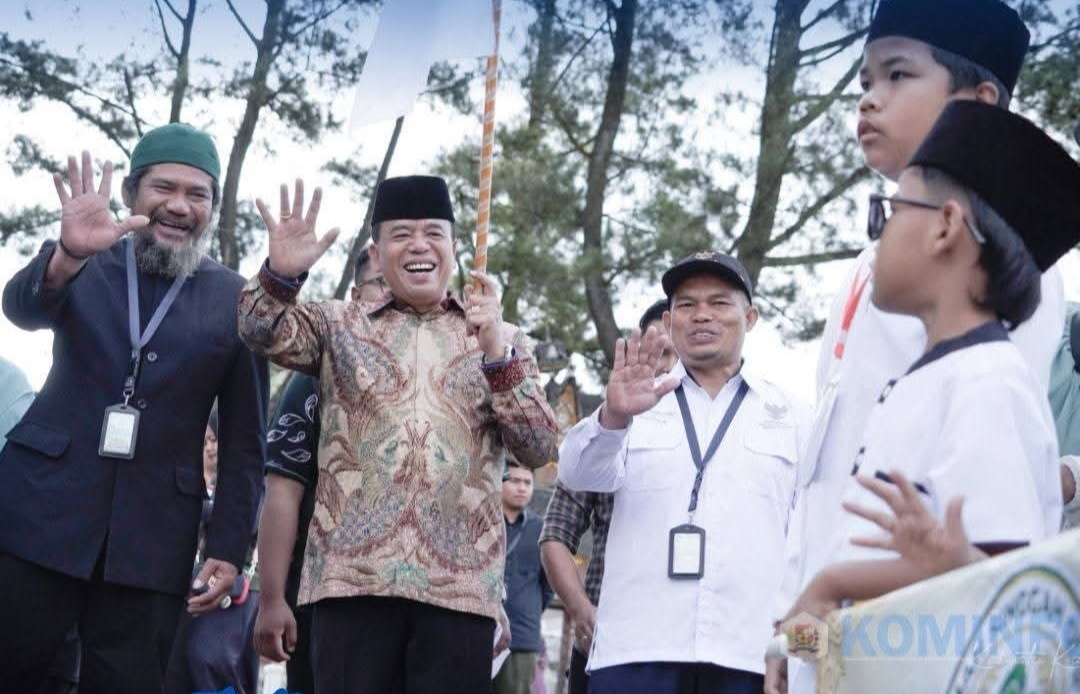 Bupati Karo Lepas Pawai Tahun Baru Islam 1 Muharram 1448 H