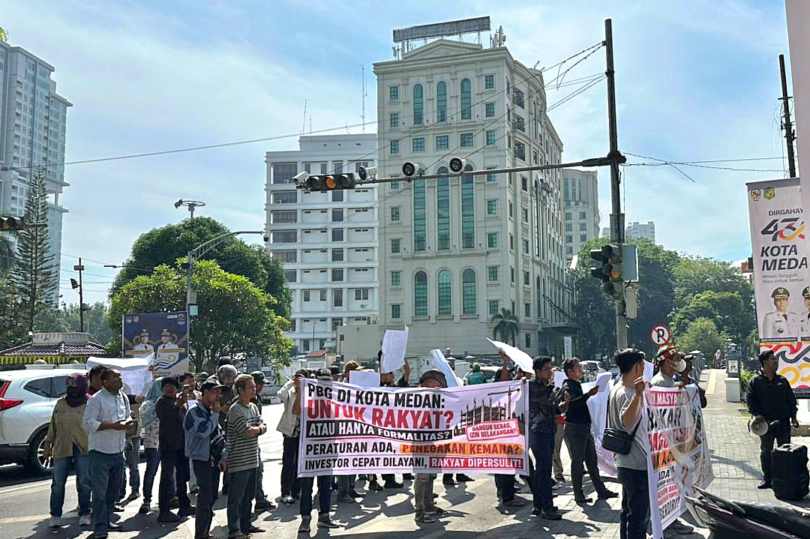 Diduga Dibekingi Oknum DPRD, Ratusan Massa Gelar Aksi Terkait Bangunan Liar di Kota Medan