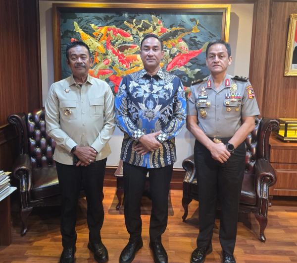 Bupati Mandailing Natal (Madina) H. Saipullah Nasution menemui Kepala BNN RI Komjen Polisi Dr. Suyudi Aria Seto sebagai tindak lanjut Program Grand Design Alternative Development (GDAD)
