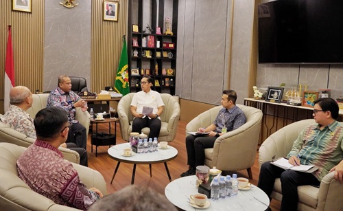 Wali Kota Medan Rico Waas menerima audiensi jajaran Kementerian Keuangan (Kemenkeu) Perwakilan Sumatera Utara di rumah dinas Wali Kota Medan, Kamis (4/6/2026).