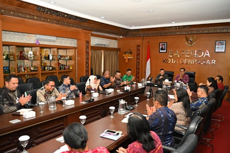 Bapenda Kota Medan melaksanakan kunjungan kerja studi tiru ke Badan Pendapatan Daerah (Bapenda) Kota Denpasar, Selasa (9/6/2026).