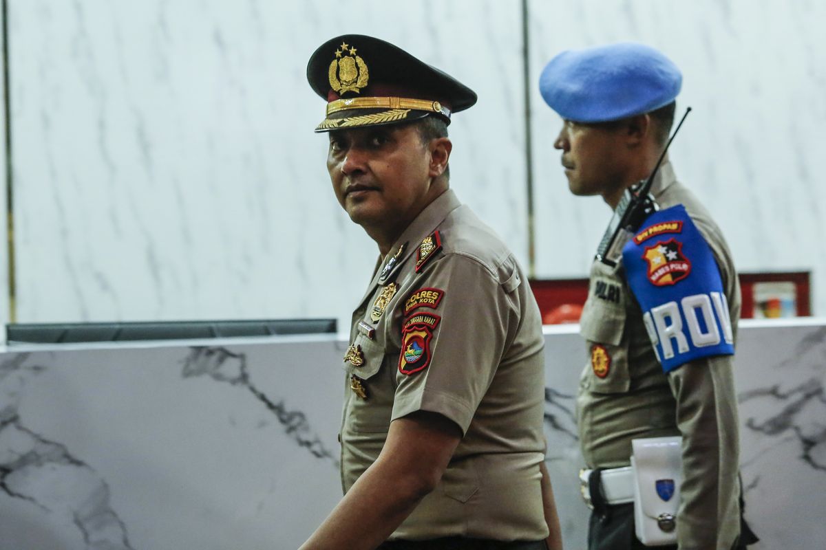 Uang Hasil Jual Sabu Untuk Naik Haji Keluarga, Eks Kapolres Bima Disidangkan
