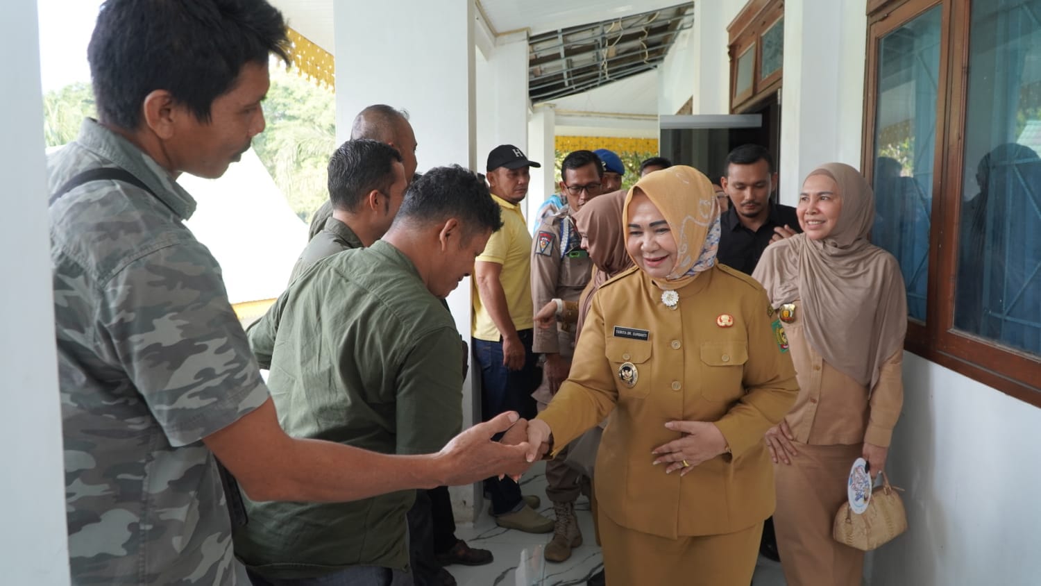 Plt. Bupati Tiorita Surbakti Perjuangkan Percepatan Bantuan Korban Banjir Langkat