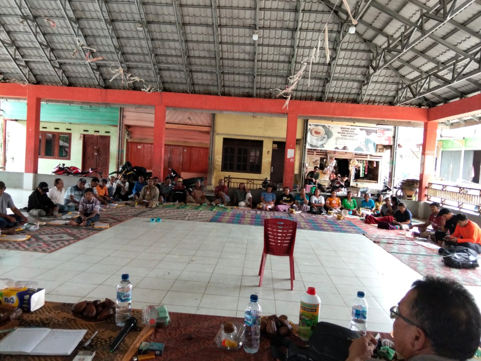 Polsek Juhar Dukung Peningkatan Hasil Produksi Pertanian, Bhabinkamtibmas Sampaikan Pesan Kamtibmas