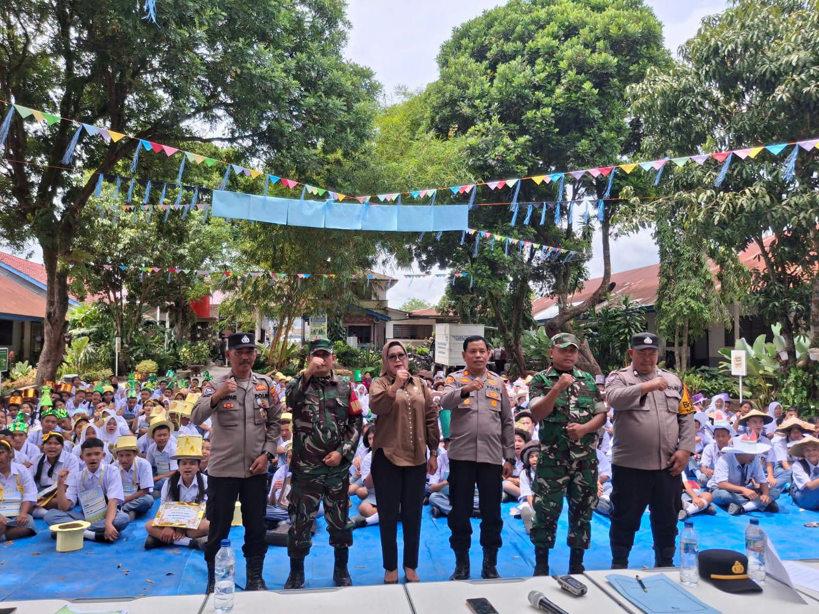 Kapolsek Tigabinanga Ajak Siswa Baru Bangun Karakter dan Jauhi Pergaulan Negatif Saat MPLS