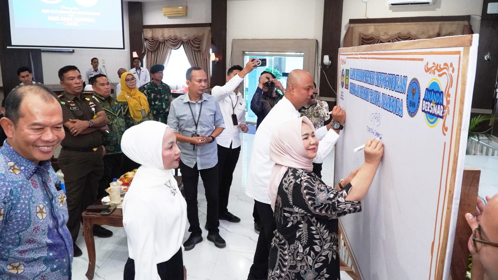 Plt. Bupati Tiorita Komitmen Lindungi Generasi Muda pada Peringatan HANI dan Hari Anak Nasional 2026