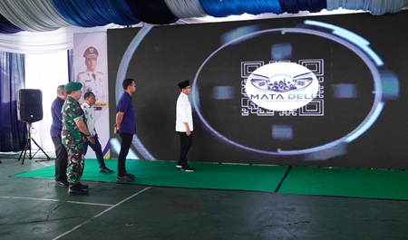Wali Kota Medan, Rico Tri Putra Bayu Waas, meluncurkan program inovasi Monitoring Aman Terpadu Medan Deli (Mata Deli), Minggu (5/7/2026), di halaman Sekolah Tinggi Olahraga dan Kesehatan Bina Guna.