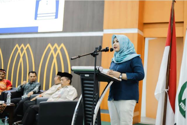 Wakil Bupati Madina Atika saat menghadiri General Stadium di Gedung Student Center STAIN Madina, Panyabungan, Minggu (2/8/2026).