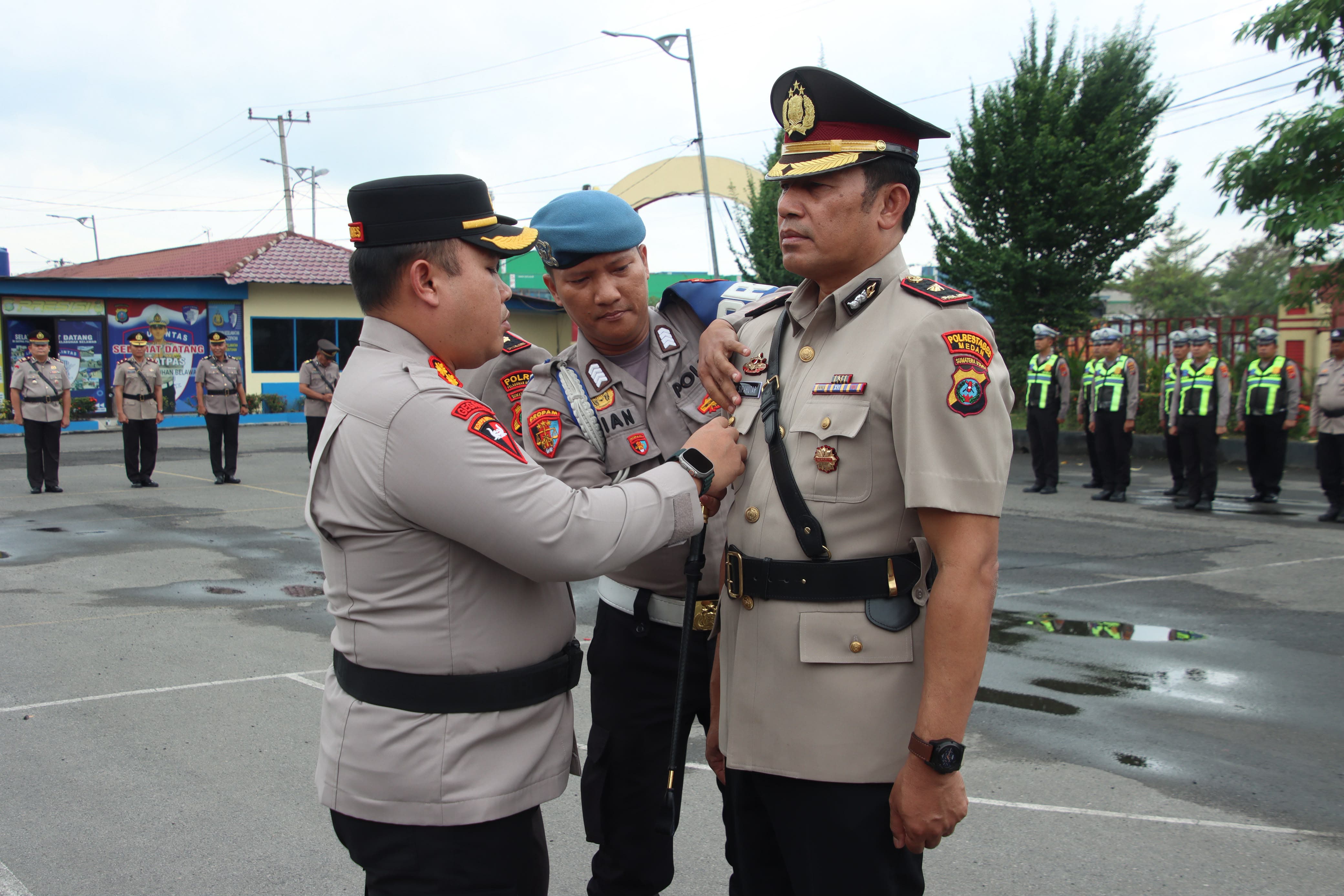 Wakapolres dan Kapolsek Hamparan Perak Sertijab