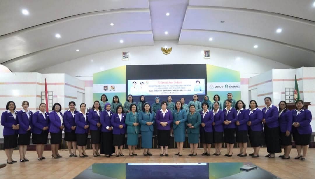 Ketua TP PKK Kab. Karo Lantik TP Posyandu Kecamatan Se-Kabupaten Karo