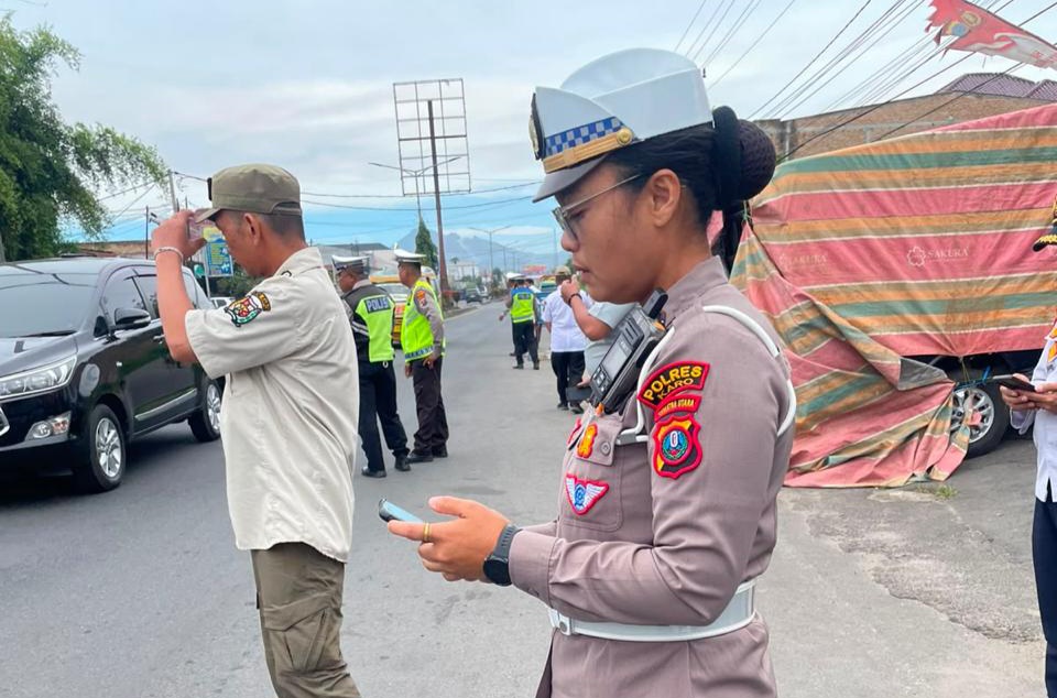 Satlantas Polres Karo Tindak 34 Pelanggaran dan Layani Pembayaran Pajak di Tempat