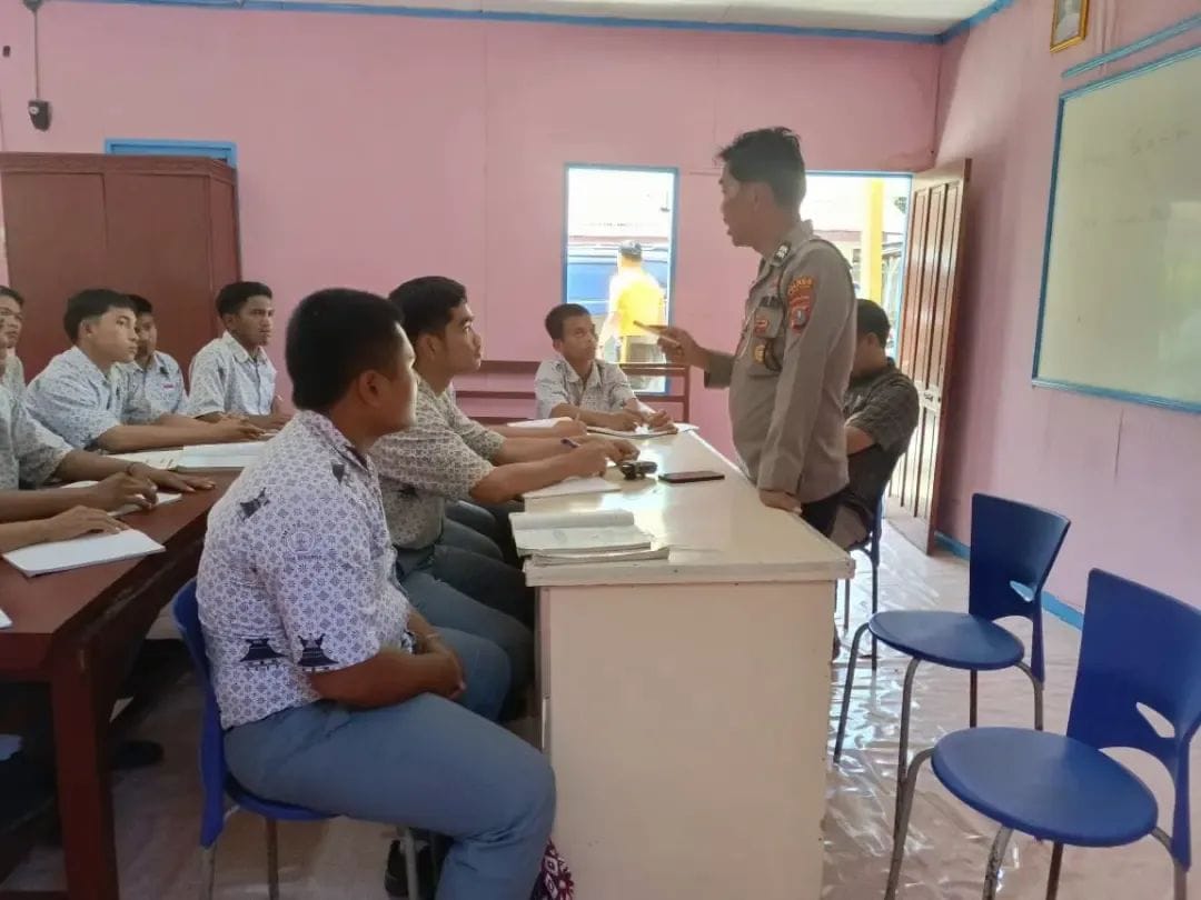 Polsek Tigabinanga Berikan Pembinaan dan Pengawasan kepada Pelajar yang Terlibat Perkelahian