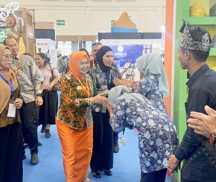 Plt. Bupati Tiorita Promosikan Produk Unggulan Langkat di APKASI Otonomi Expo 2026