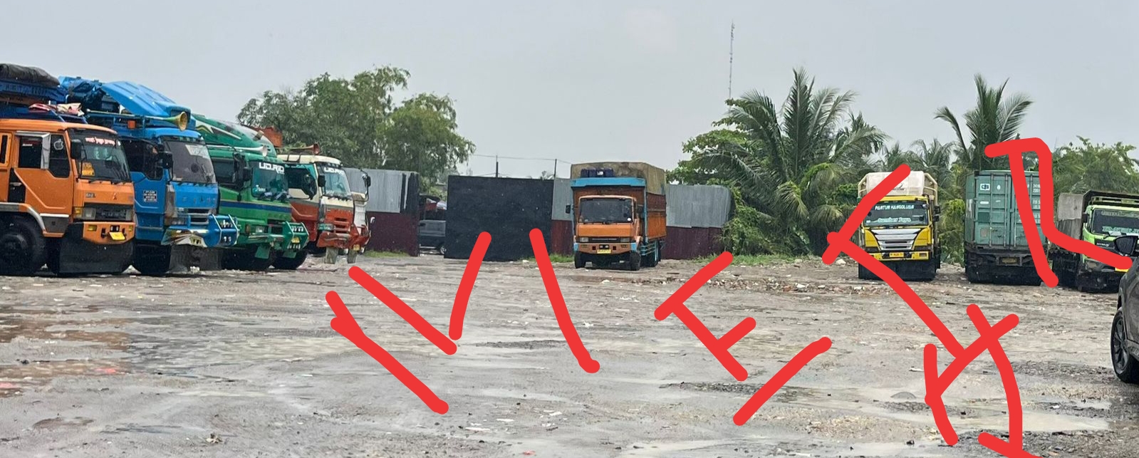 Gudang Parkir Truk di Aluminium Raya Disunglap Jadi Pengolahan BBM Solar Subsidi
