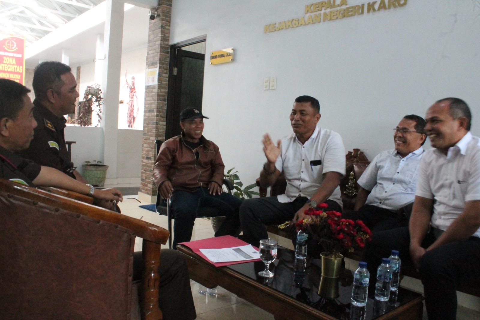 Kejari Karo Terima Aspirasi AMKAK, Tegaskan Komitmen Tindak Lanjut Pengaduan Masyarakat