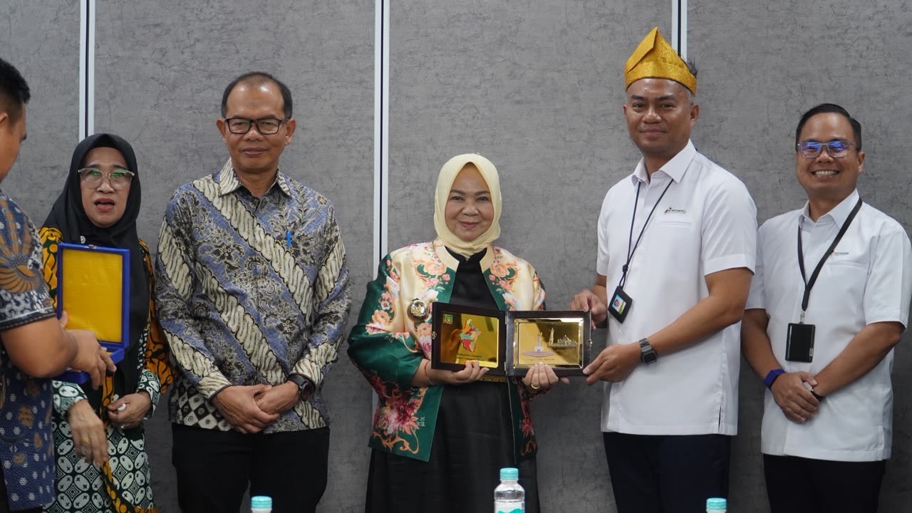 Plt. Bupati Langkat Tiorita Apresiasi Pertamina Taat Bayar PBB-P2