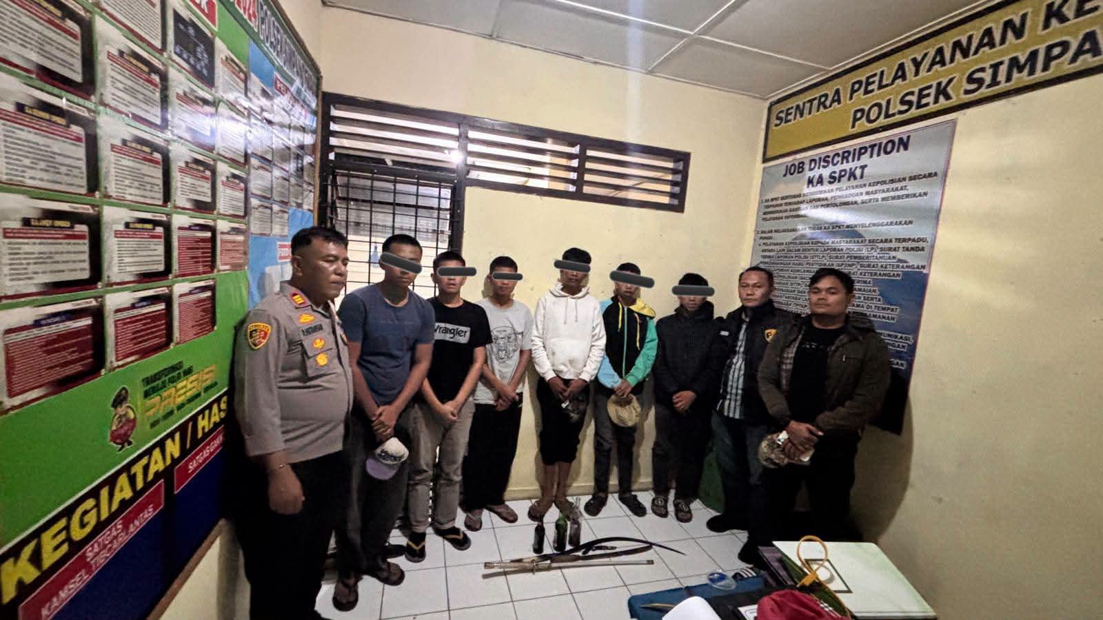 Enam Remaja Diamankan Bawa Sajam dan Molotov