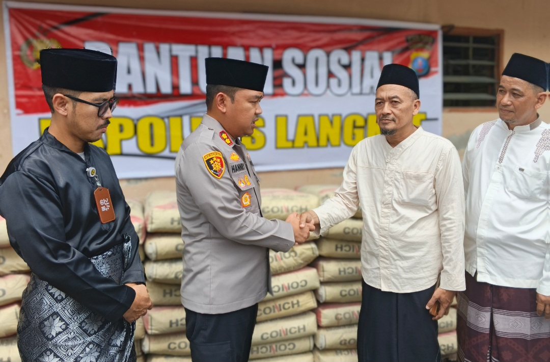 Kapolres Langkat Salurkan Bantuan Material Untuk Pembangunan Mesjid Al- Ikhlas