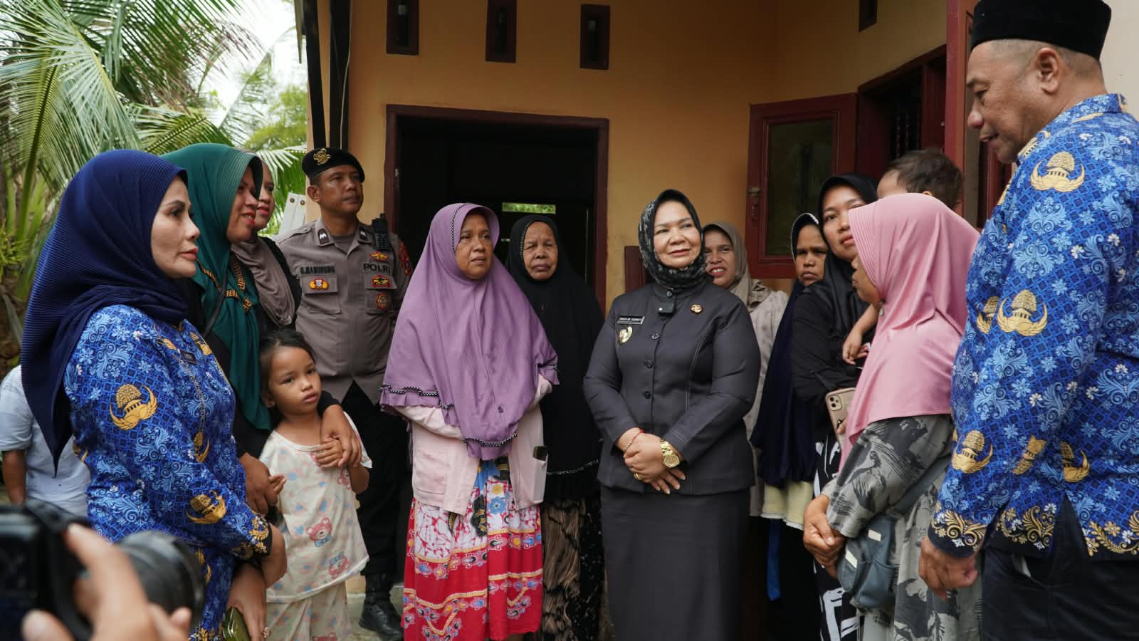 Plt. Bupati Tiorita Pastikan Renovasi Rumah Korban Banjir Berjalan Lancar