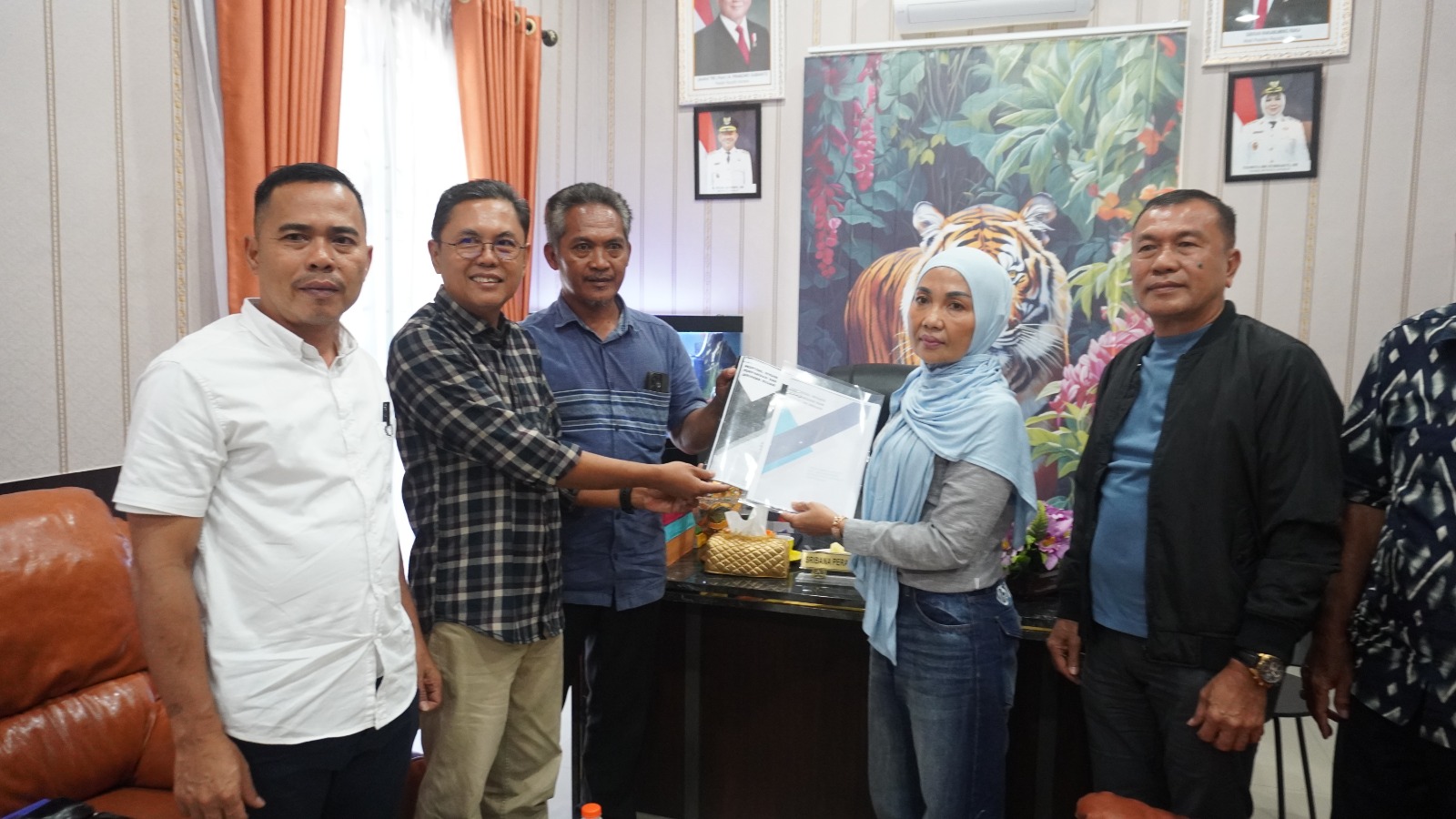 LSM BITRA Indonesia Audiensi ke DPRD Langkat, Dorong Pembangunan Irigasi di Secanggang